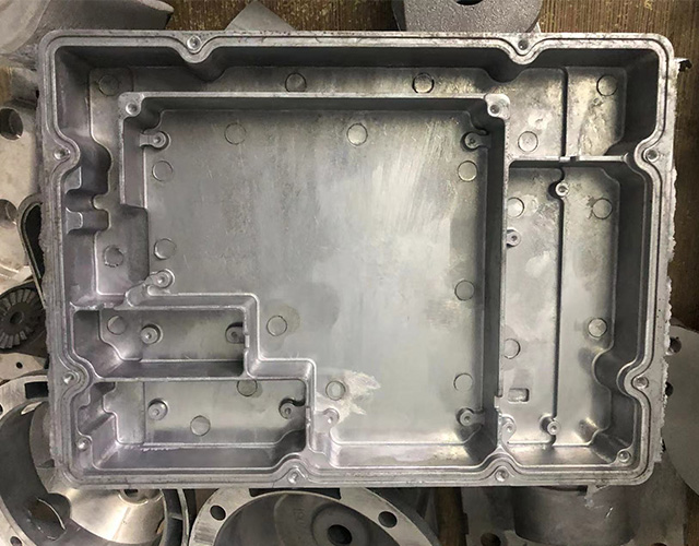 青島鋁壓鑄加工廠介紹鋁合金重力鑄造有什么問題及處理方式